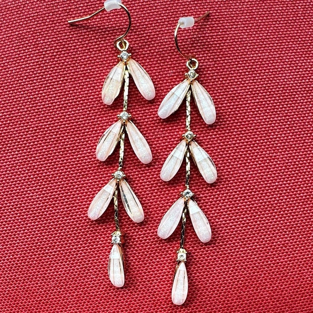 Elegant Gold and light pink Dangle Earrings